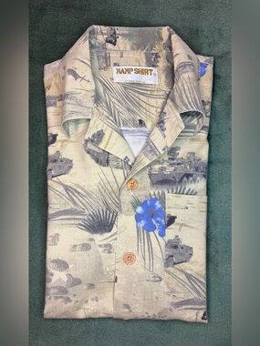 Kamp Shirt by Eagle Crest, Men's Beige Hawaiian-Style Button-UpSize: L. (6400)